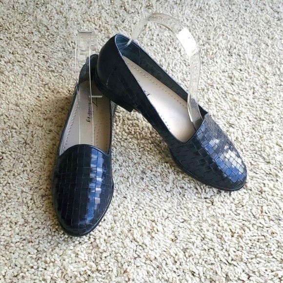 TROTTERS LIZ DARK BLUE LEATHER LOAFERS SHOES SIZE 5 - Picture 3 of 9
